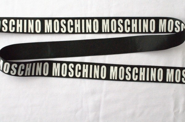 Тесьма репсовая Логотип Moschino 2